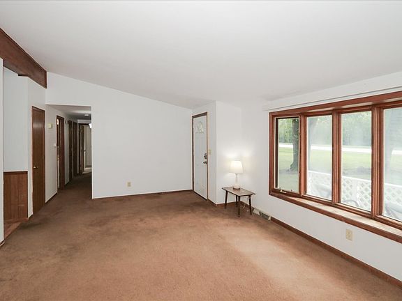 5th image of 23874 N Echo Lake Rd