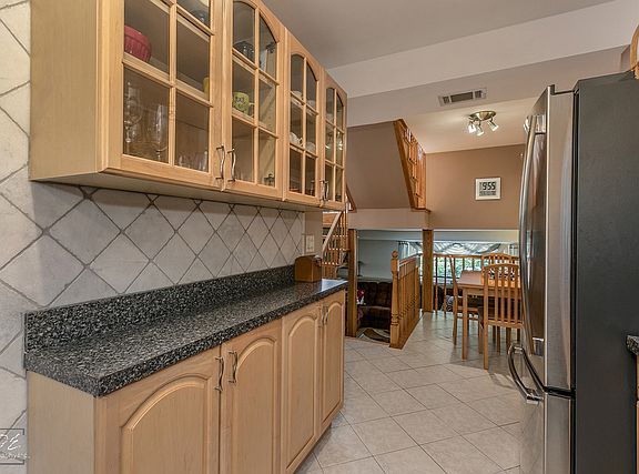 3rd image of 1614 Bay Ct #0