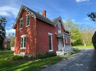 80 Oak St, Champlain, NY 12919