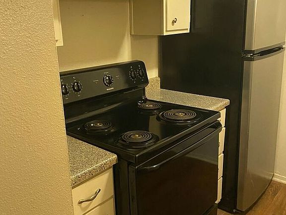 4th image of 1959 Denton St #B