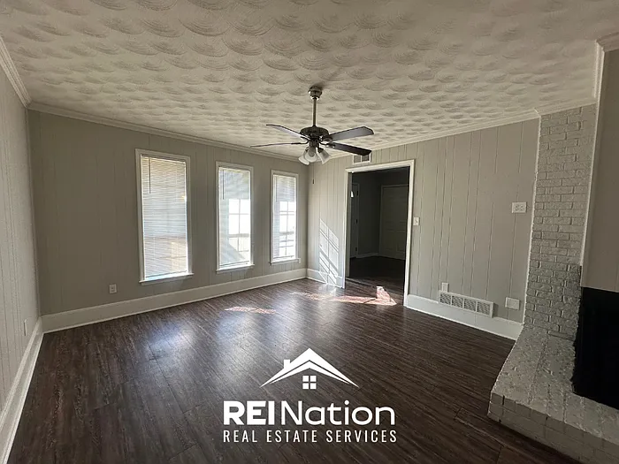 4 bed, 2.0 bath, 1935 sqft, $1,795 — Photo 3