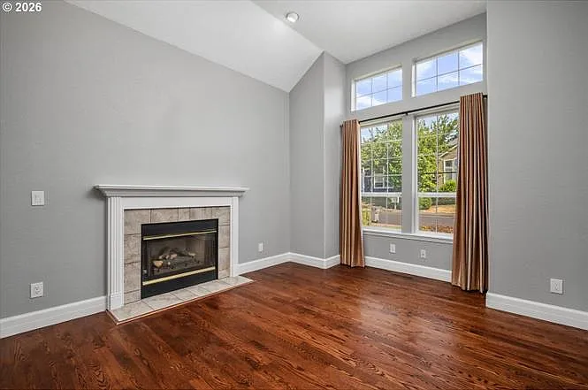 3 bed, 1994 sqft, $3,050 — Photo 2
