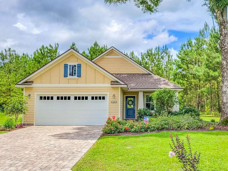 1st image of 233 SW Cherry Blossom Way