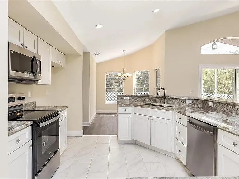 357 Greeley Loop — Photo 10