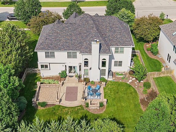 3rd image of 610 Thornwood Way