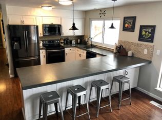 903 Goodlander Dr, Selah, WA 98942