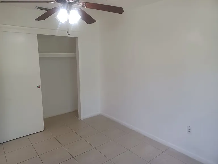 4808 Lucaya Dr — Photo 17