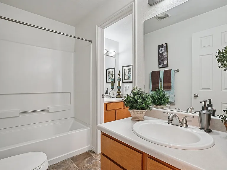 2nd Bathroom