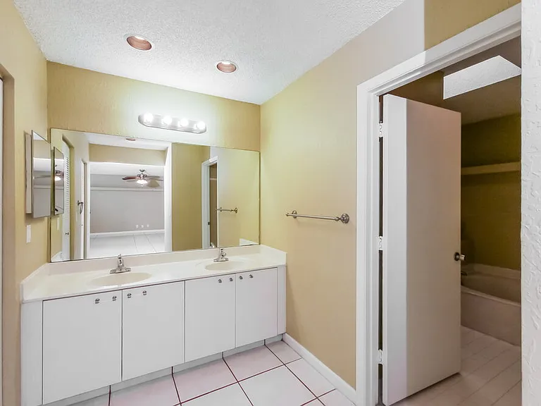 3275 W Buena Vista Dr — Photo 13