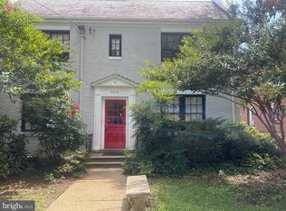 4474 Macarthur Blvd NW APT 2, Washington, DC 20007