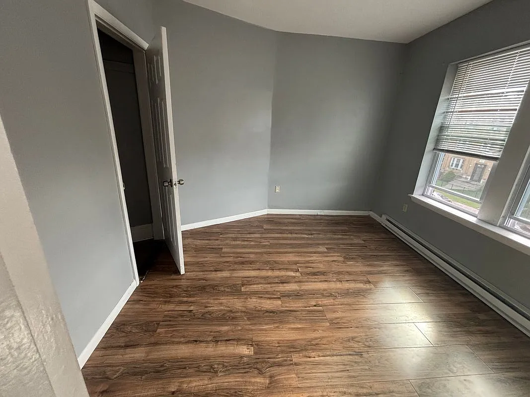 1 bed, 1.0 bath, 900 sqft, $1,250 — Photo 3