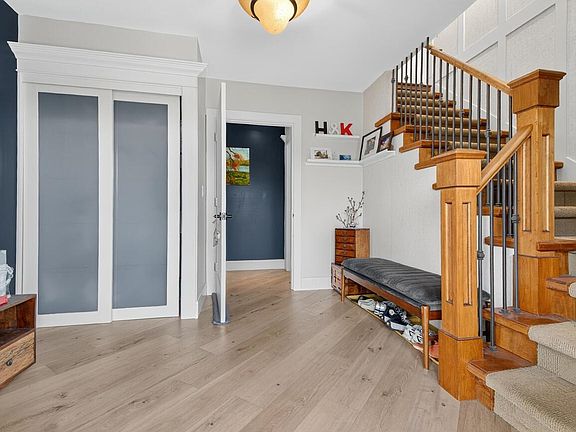 3rd image of 1052 Corona Cres