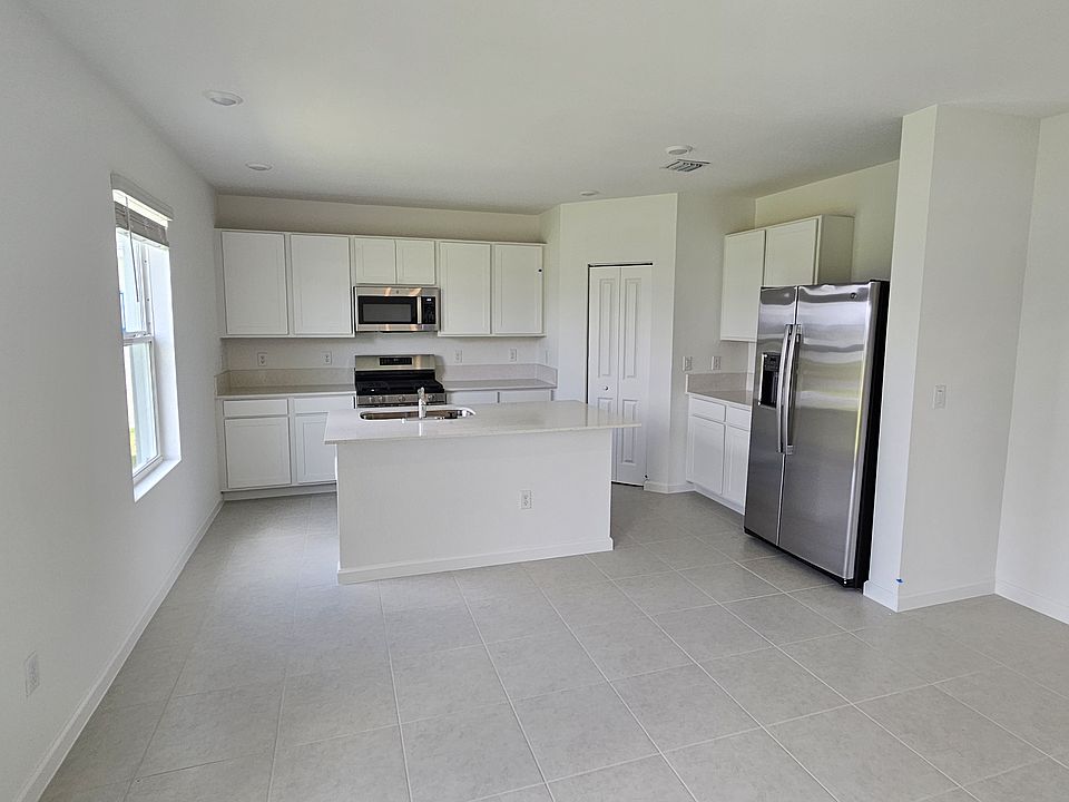 1st image of 5986 Pickering Dr
