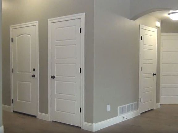 4th image of 3934 E Chalet Dr