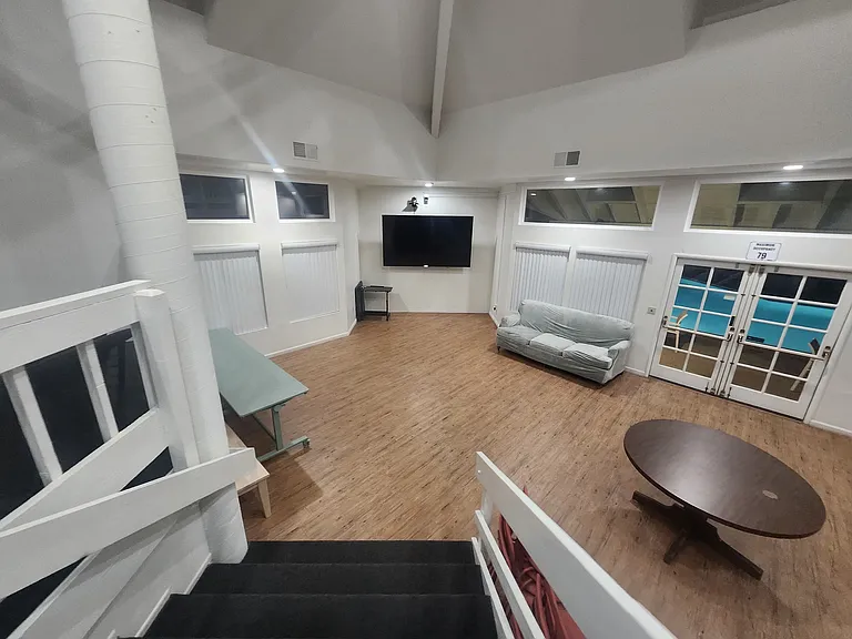 Clubhouse has two TV's and wifi