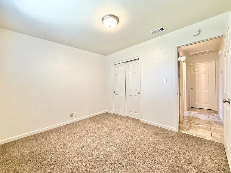 1369 McNary Cir — Photo 6