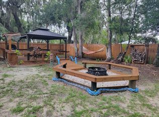 300 7th Ave, Welaka, FL 32193