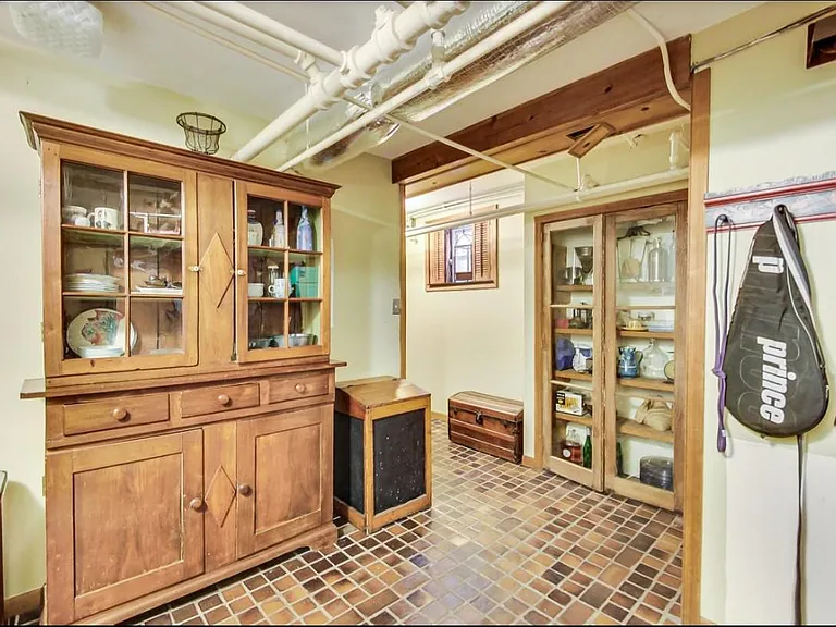 940 W Cuyler Ave #G — Photo 6