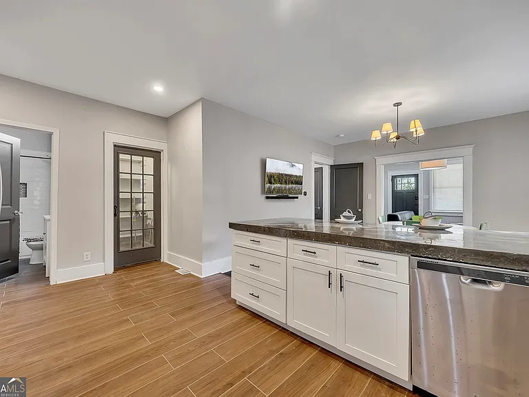 1157 Indale Pl SW — Photo 19