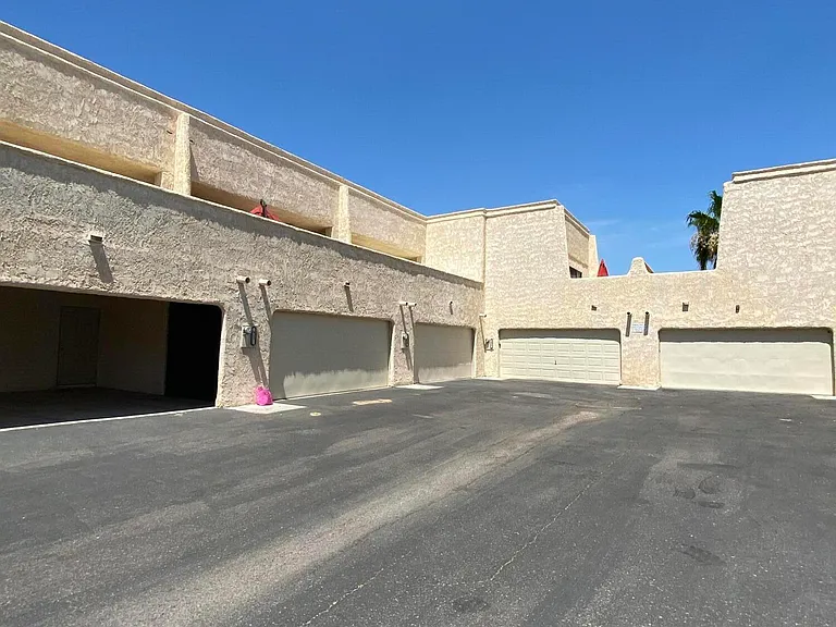 929 Genoa Dr — Photo 15