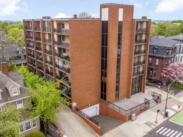 390 Broadway APT L2, Somerville, MA 02145