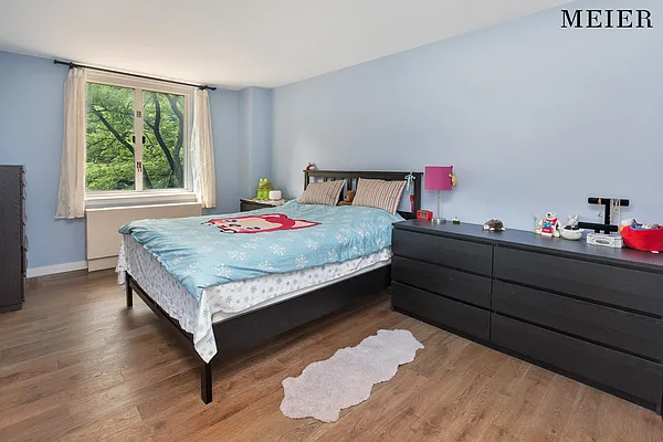 Rented by Hooli Homes New York Inc | media 11