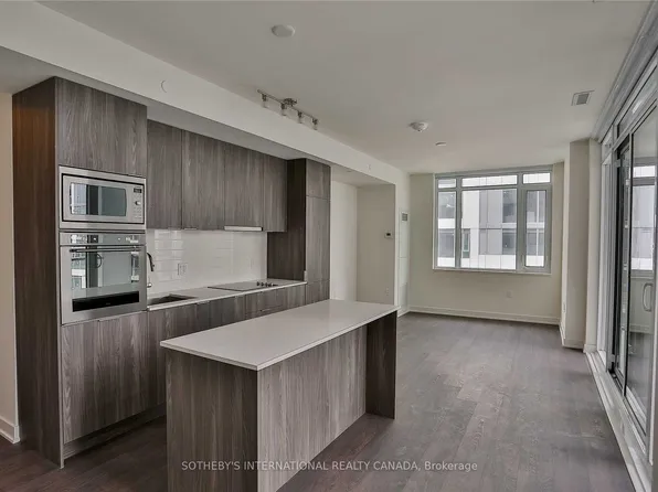 576 Front St W, Toronto, ON