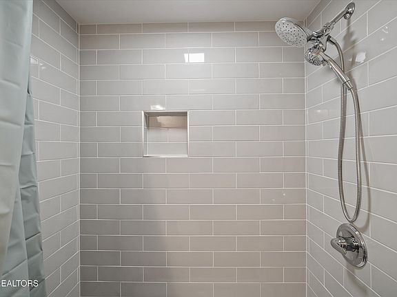 21st image of 2122 Dove Ridge Ln