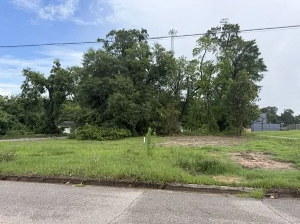 88 E 5th St, Luverne, AL 36049