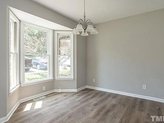 3rd image of 505 Caprice Ct