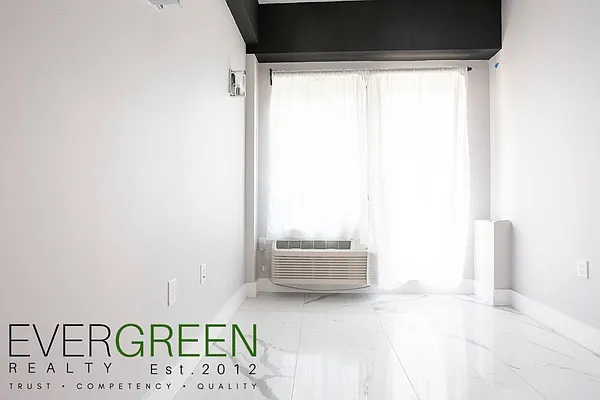 Rented by Evergreen Apartments BK | media 6