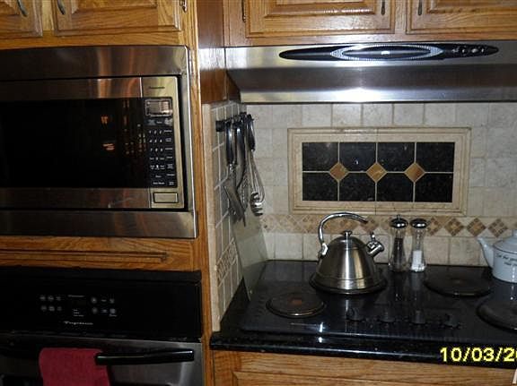 4th image of 1105 Cottonwood Dr