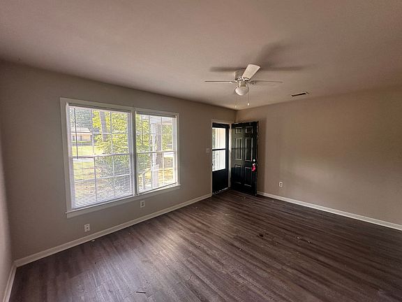 4th image of 803 Montclair Dr