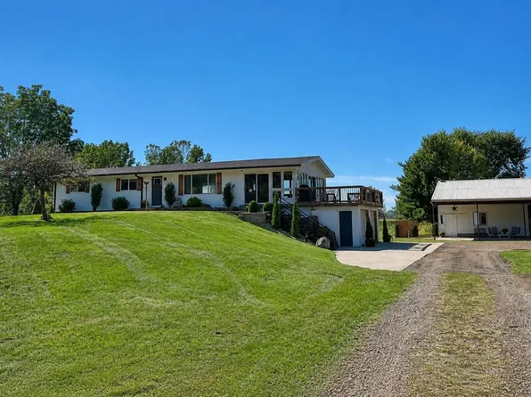 75512 County Road 665, Lawton, MI 49065