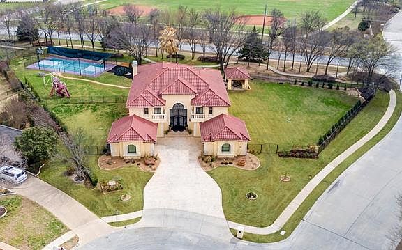 3rd image of 1025 Deer Hollow Blvd