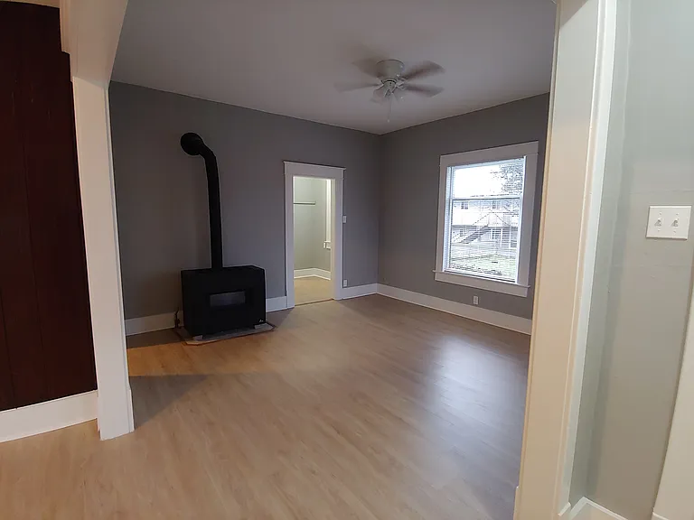 216 S Academy St — Photo 4