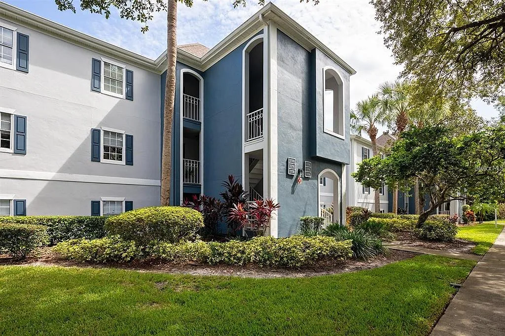 2 bed, 2.5 bath, 1365 sqft, $1,750 — Photo 1