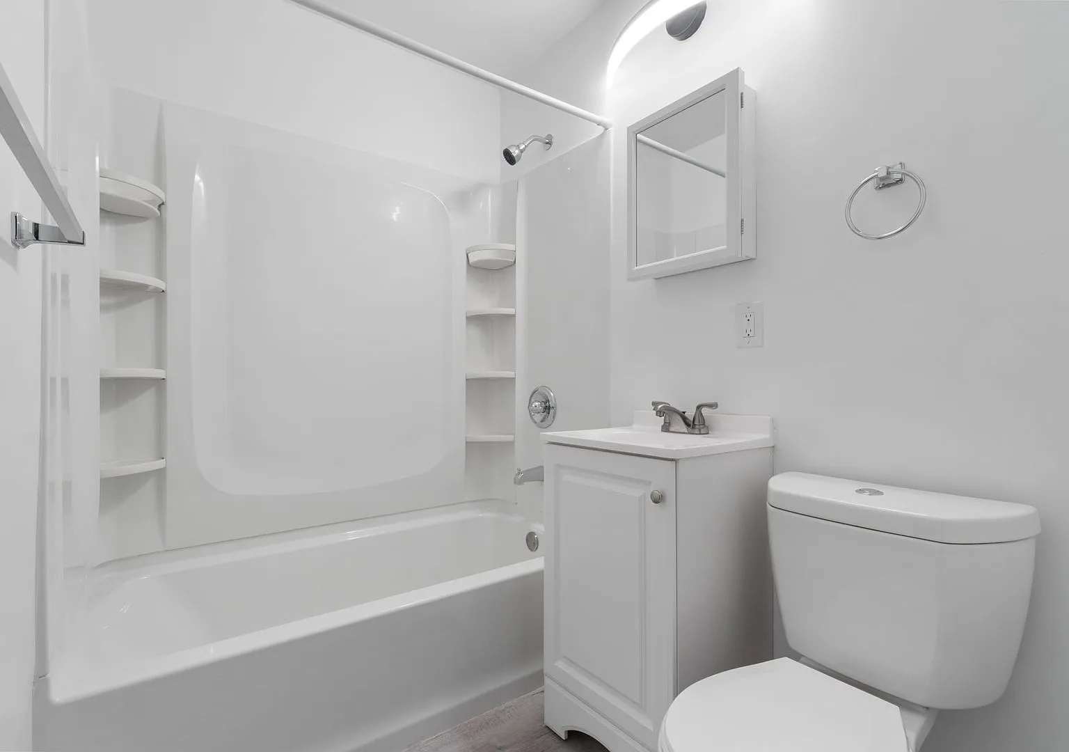 Updated 2BR Townhome in Scenic Hills Midland, PA — Photo 4