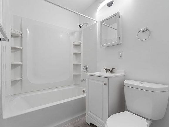 5th image of 12 Midland Heights Cir #A