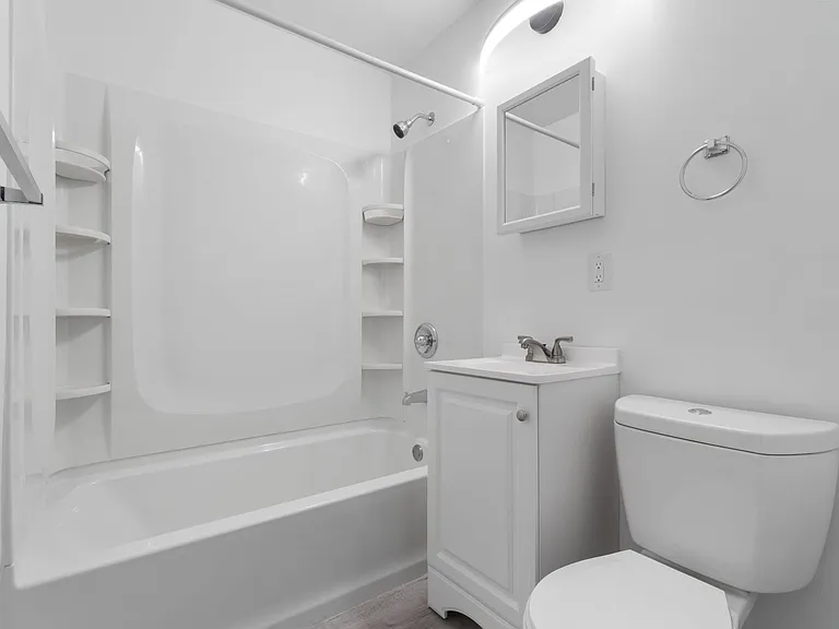 21 Midland Heights Cir #F — Photo 2