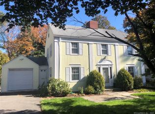 54 Blue Ridge Ln, West Hartford, CT 06117