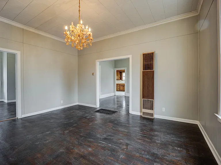 SF-025-800 South 19th Street House — Photo 3