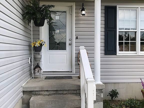 3rd image of 208 Jacs Ct