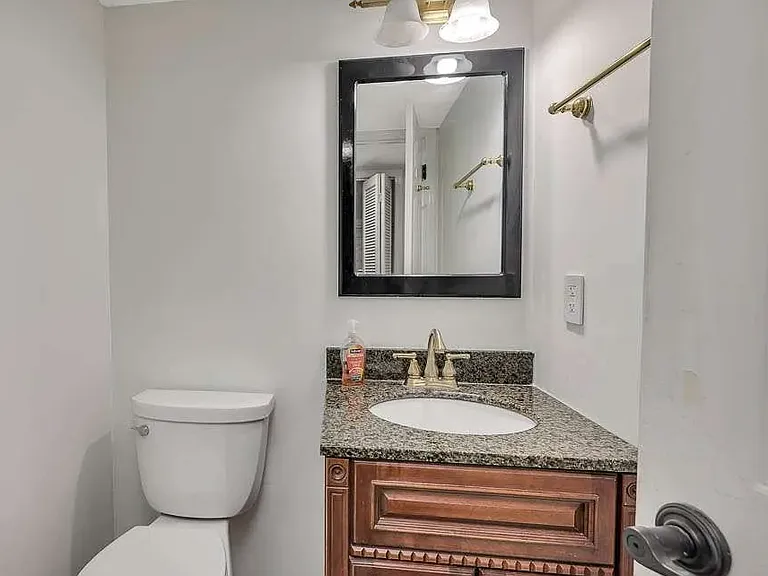 203 Grand Oaks Cir — Photo 18