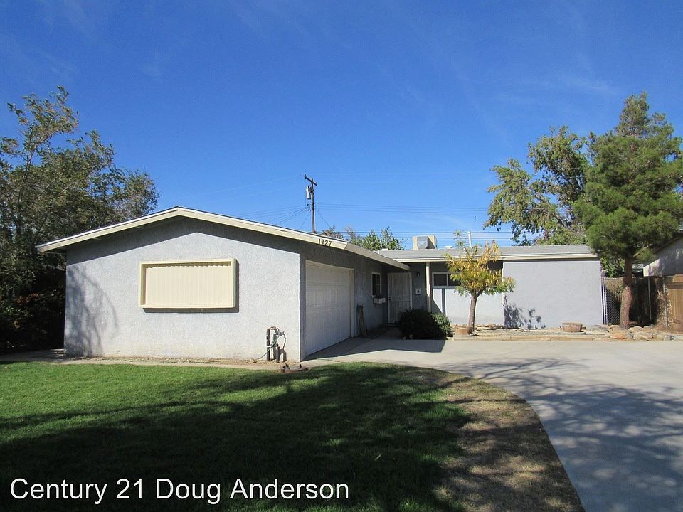 1st image of 1127 W Avenue J15