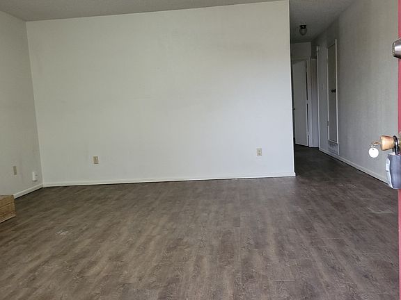 3rd image of 820 N Elkhart Ave APT B
