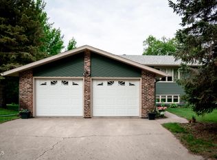 1409 2nd Ave NE, Jamestown, ND 58401