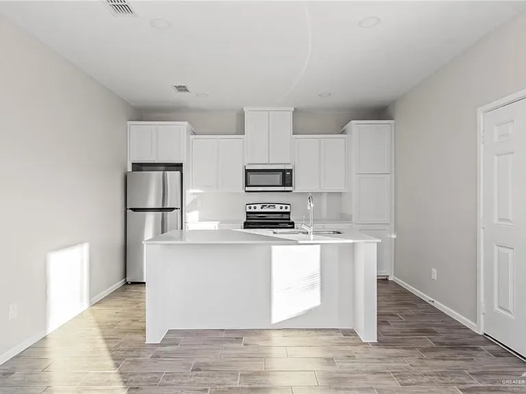 1304 W Sucre Dr #3 — Photo 7