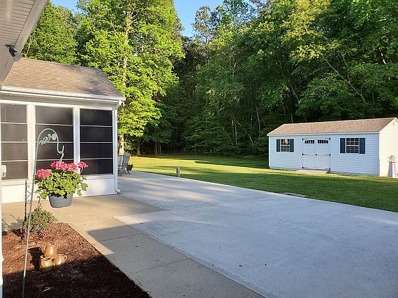 backyard with concrete patio