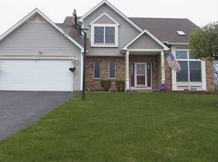 242 Crystal Creek Dr, Rochester, NY 14612